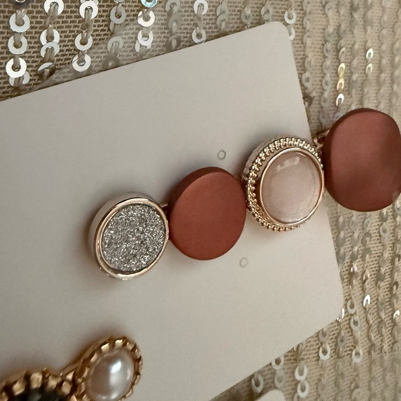 A lot of 18 Hair Clips and Bobbie Pins. - Picture 4 of 4